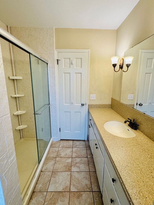 Building Photo - Gorgeous Interiors in this BONUS SPACE + 4...