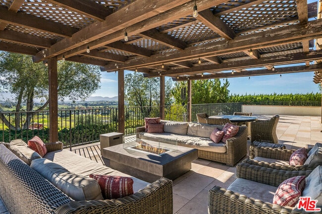 Building Photo - 2975 Calle Bonita