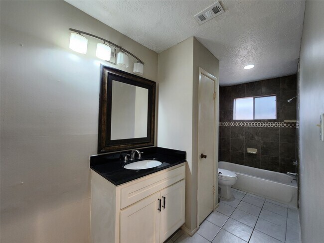 Building Photo - 8327 Bird Run Dr