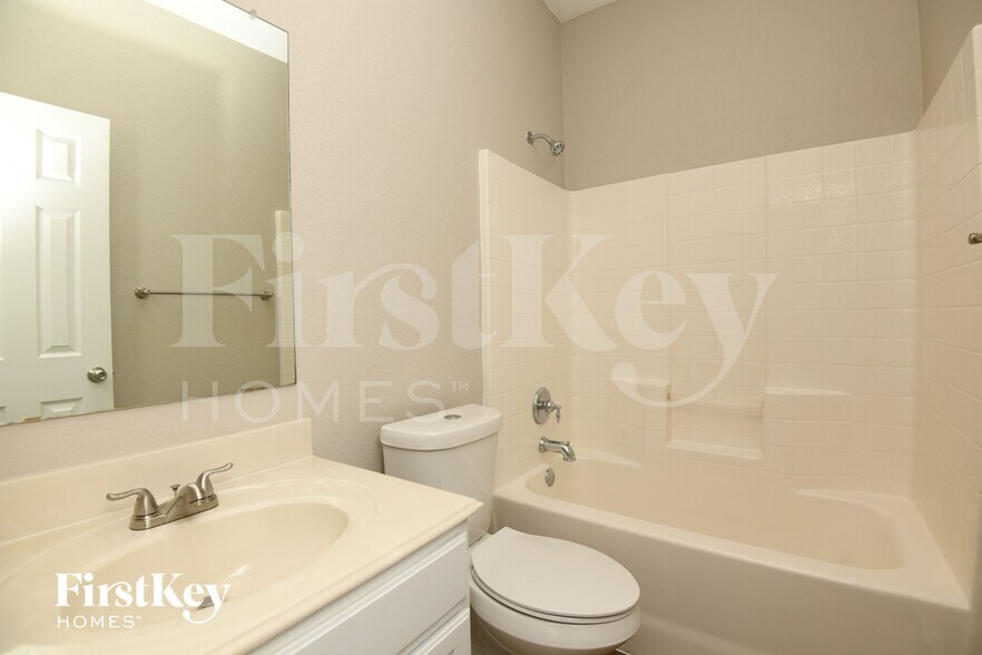 Building Photo - 10408 Bradshaw Dr