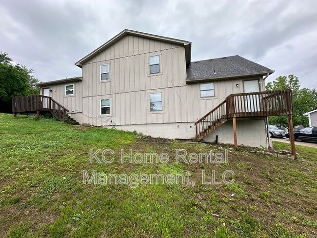 Building Photo - 426 Castle Dr