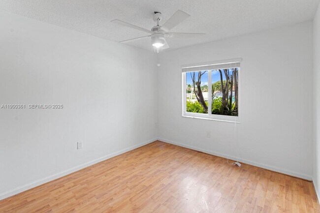 Building Photo - 9617 SW 144th Pl