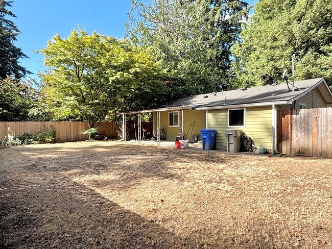 Building Photo - 1930 SE 147th Ave