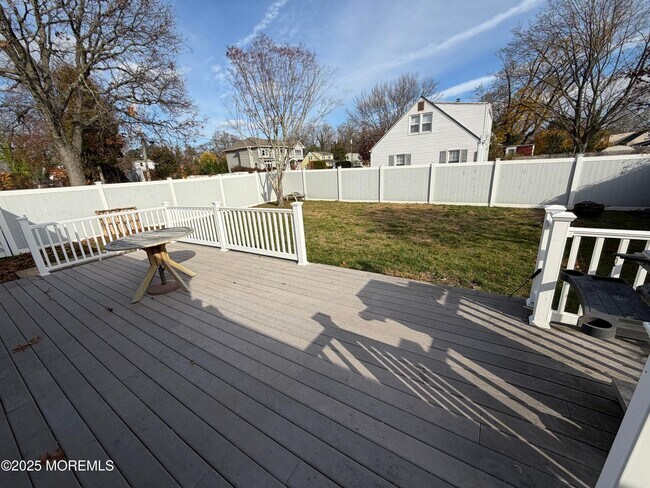 Building Photo - 755 Van Ct Ave