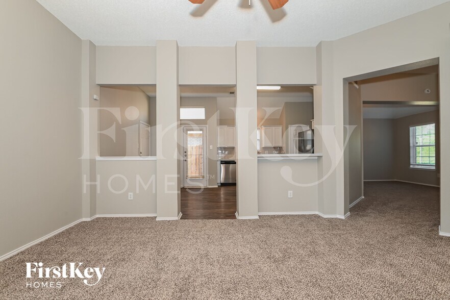 Building Photo - 925 Parkwood Trail