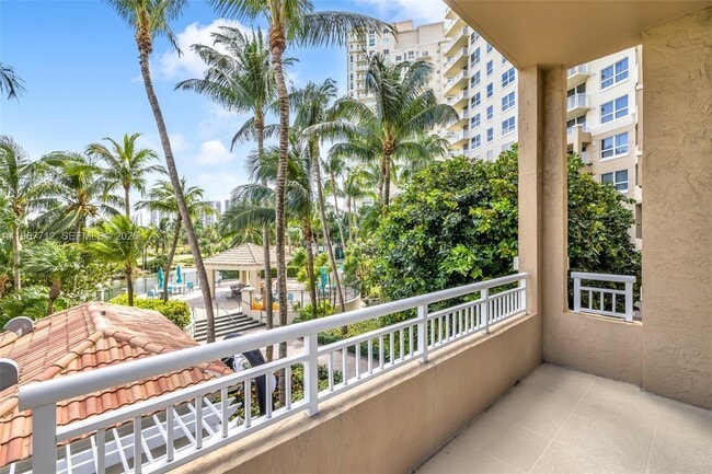 Building Photo - 19501 W Country Club Dr