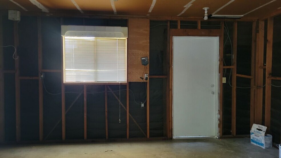 Building Photo - 25946 Ridgemoor Rd