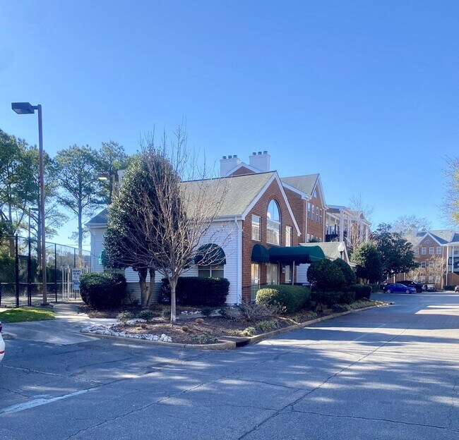 Building Photo - GHENT