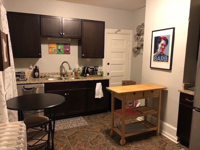 Kitchen - 656 Iglehart Ave