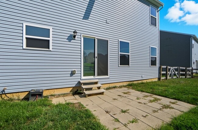 Building Photo - Spacious 4 Bedroom, 2.5 Bathroom home in Morrow, OH!