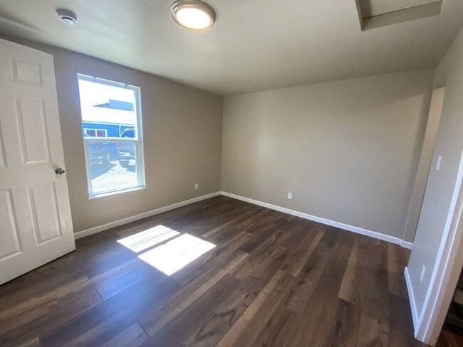 Building Photo - 173 E Everett Ave