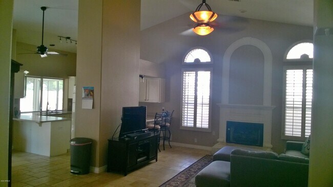 Building Photo - 1331 W Muirwood Dr