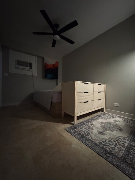 Building Photo - 2015 Ala Wai Blvd