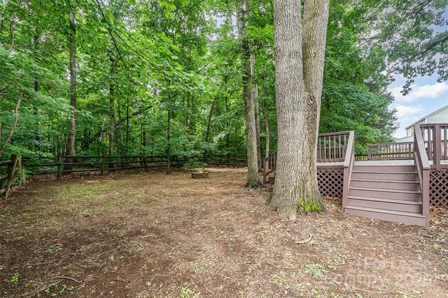 Building Photo - 8256 Chatham Oaks Dr