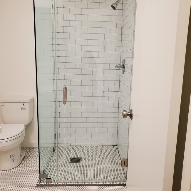 Building Photo - 2005 Ivar Ave