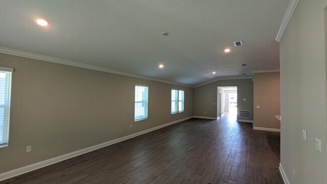 Building Photo - 106 Zancara St