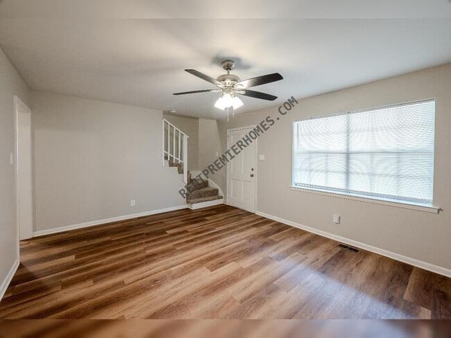 Building Photo - 6205 Chippewa Dr