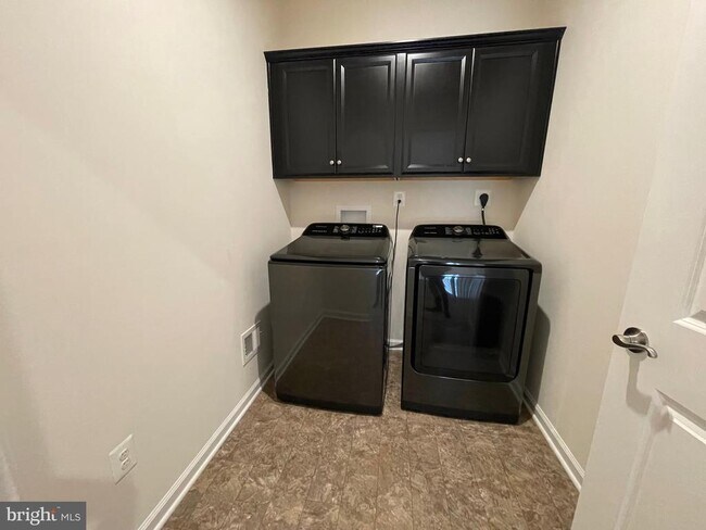 Building Photo - 23347 Sawara Ct