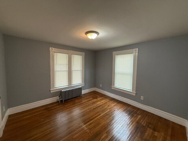Building Photo - Spacious Five Bedroom, Single Family Home ...