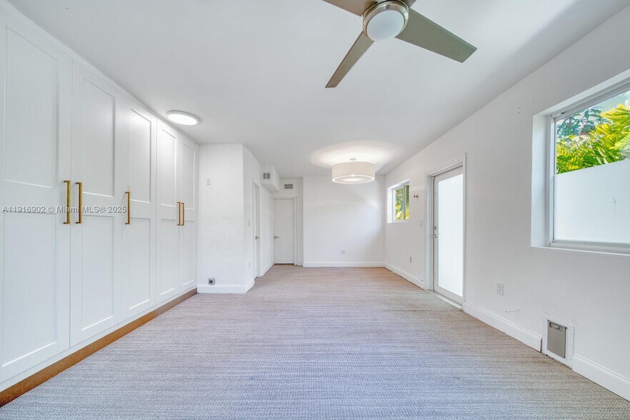 Building Photo - 845 NE 119th St