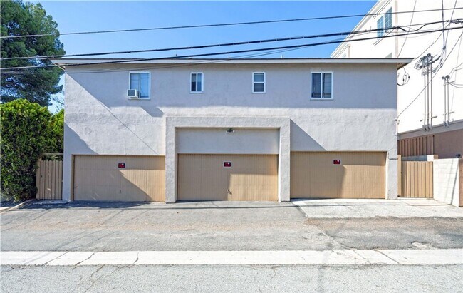 Building Photo - 7106 Flight Ave