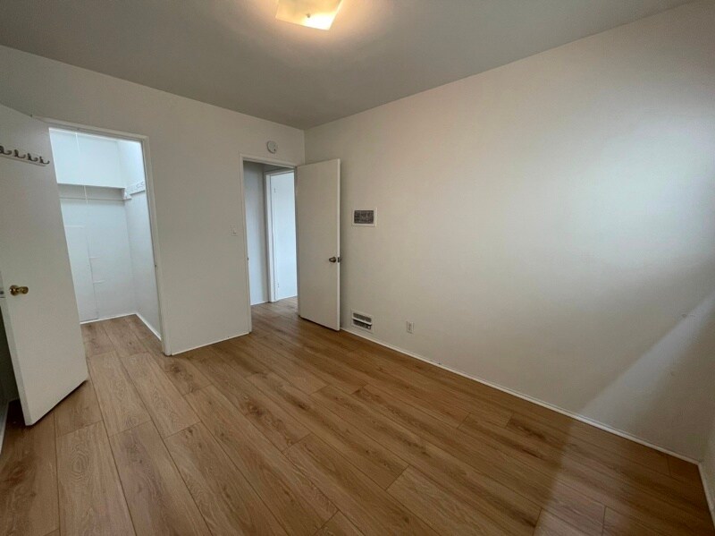 Building Photo - 622 Loma Dr