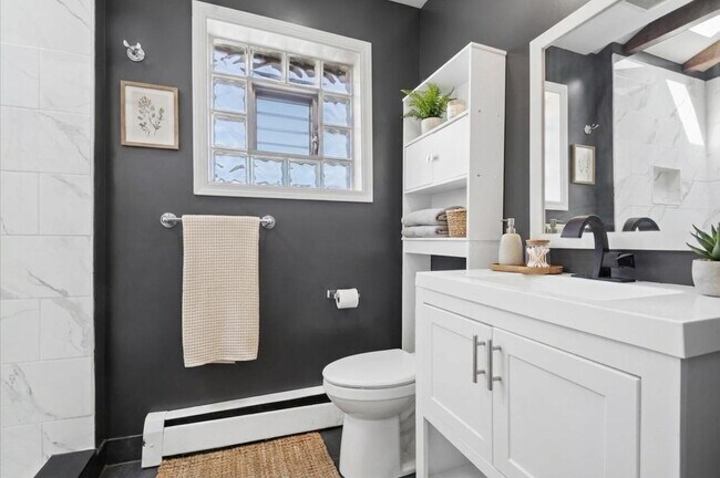 Building Photo - 4951 W Foster Ave