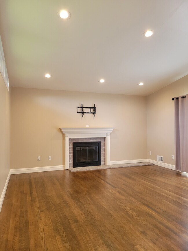 Building Photo - 1107 N Pegram St