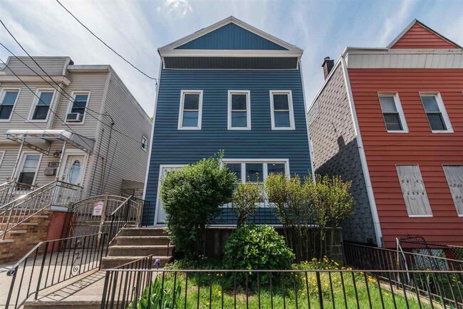 Building Photo - 791 Communipaw Ave