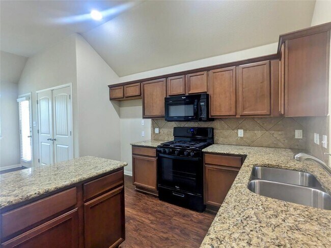 Building Photo - 242 Rock Bluff Ln