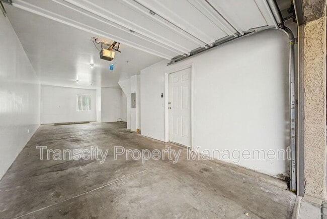 Building Photo - 4455 E Paradise Vlg Pkwy S