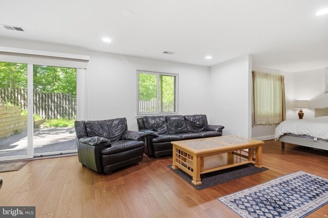 Building Photo - 1509 Farsta Ct