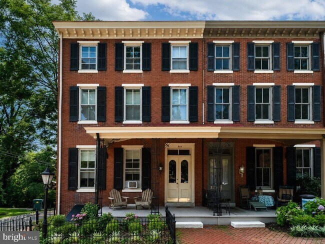 Building Photo - 318 N Matlack St