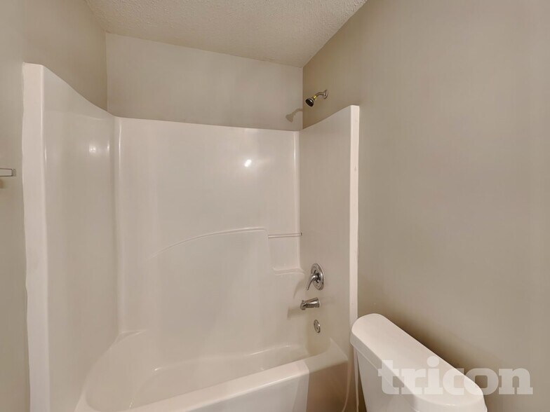 Building Photo - 944 Brisley Cir