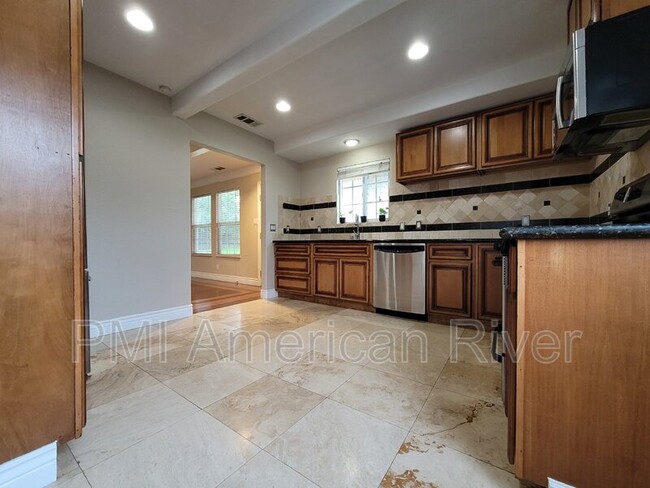 Building Photo - 5805 Dotmar Way