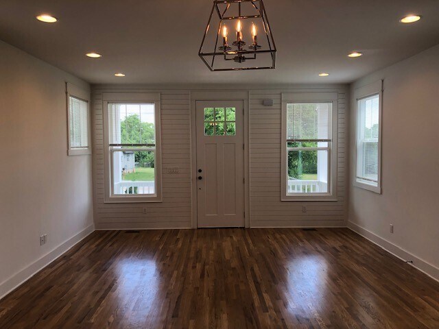 Living Room - 6361 A Ivy St