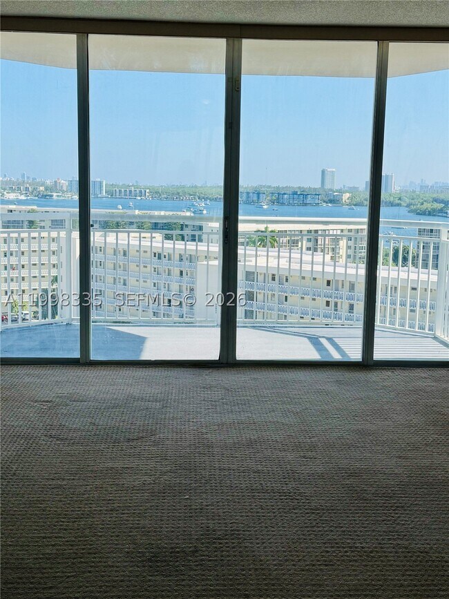 Building Photo - 18011 Biscayne Blvd