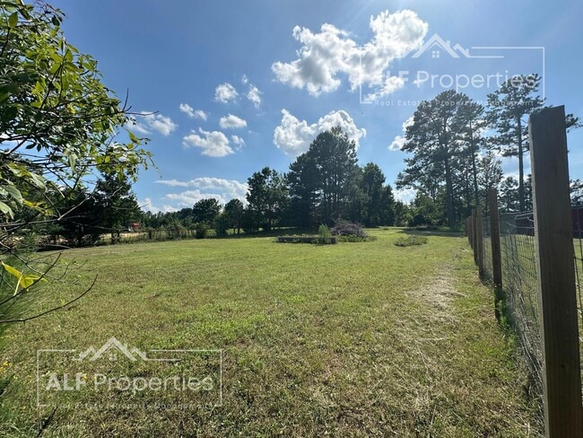 Building Photo - Renovated Farmhouse with Horse Facilities ...