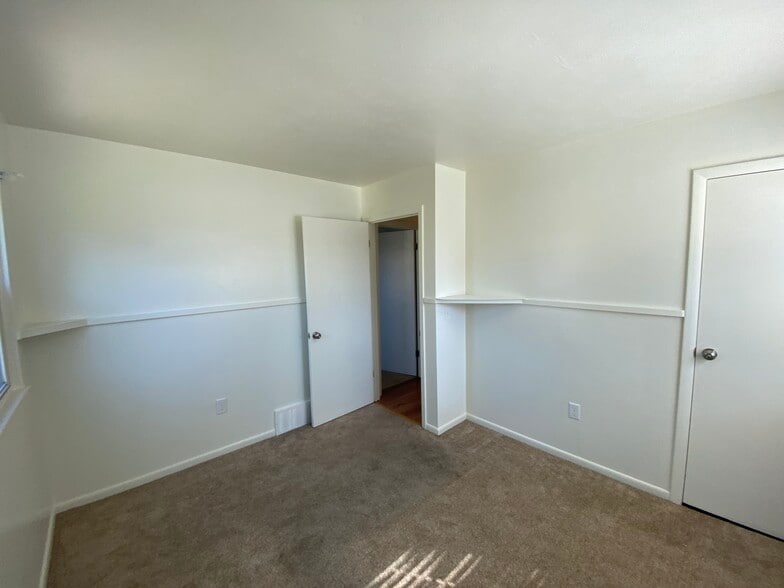 Building Photo - 1416 E 35th St