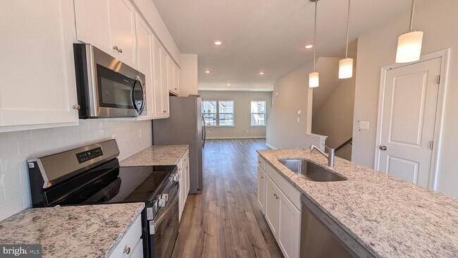 Building Photo - 413 SILVER BIRCH Dr