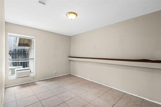 Building Photo - 2809 Parker Ln