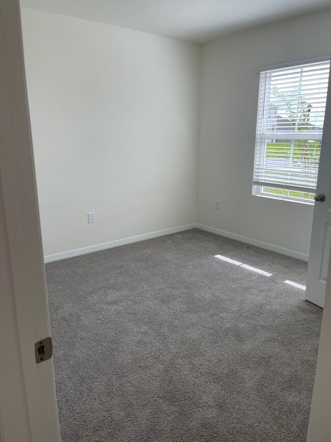 Building Photo - Four bedroom two bath in Eagle Lake