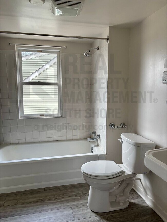 Building Photo - 430 Keilman St