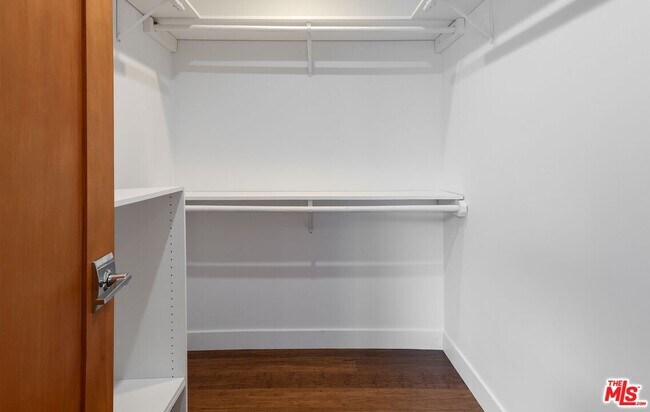 Building Photo - 7826 W 80th St