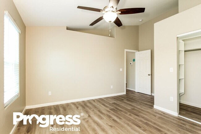 Building Photo - 2613 S Ananea