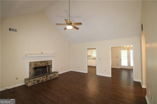 Building Photo - 2320 Ridgedale Dr SW