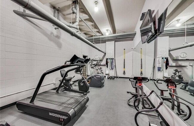 Building Photo - 4000 N Meridian St