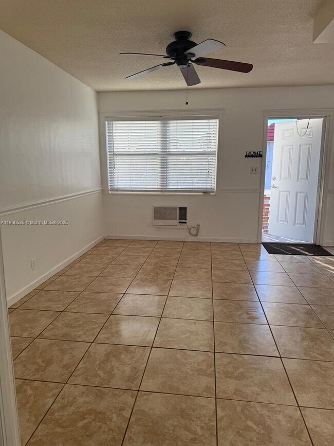 Building Photo - 22 SE 3rd Terrace