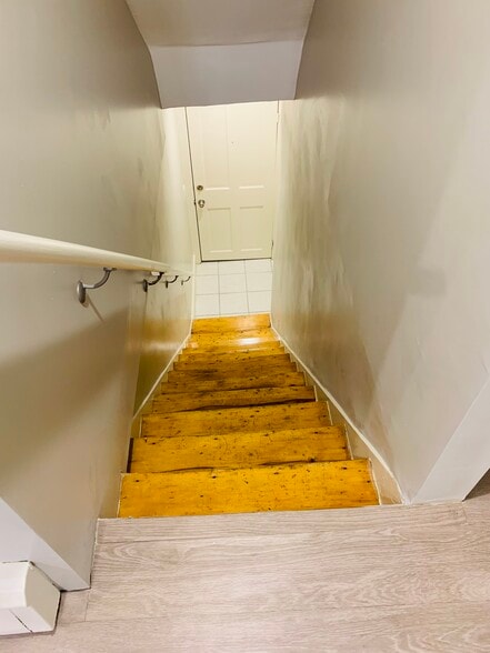 Building Photo - 2015 Quechee Main St