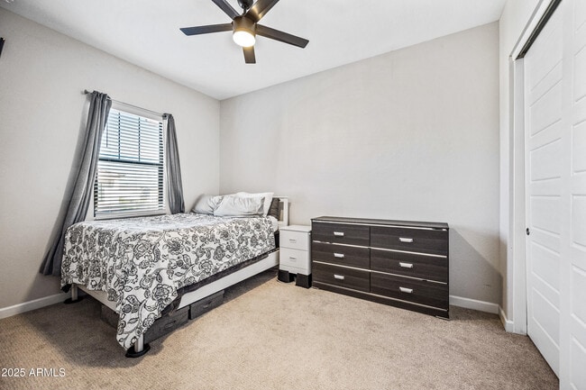 Building Photo - 4827 E Village Dr